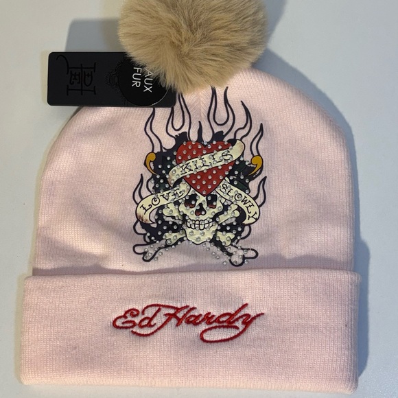 Ed Hardy Skulls bones and hearts pink knit fluffy pom pom beanie hat - Picture 3 of 6